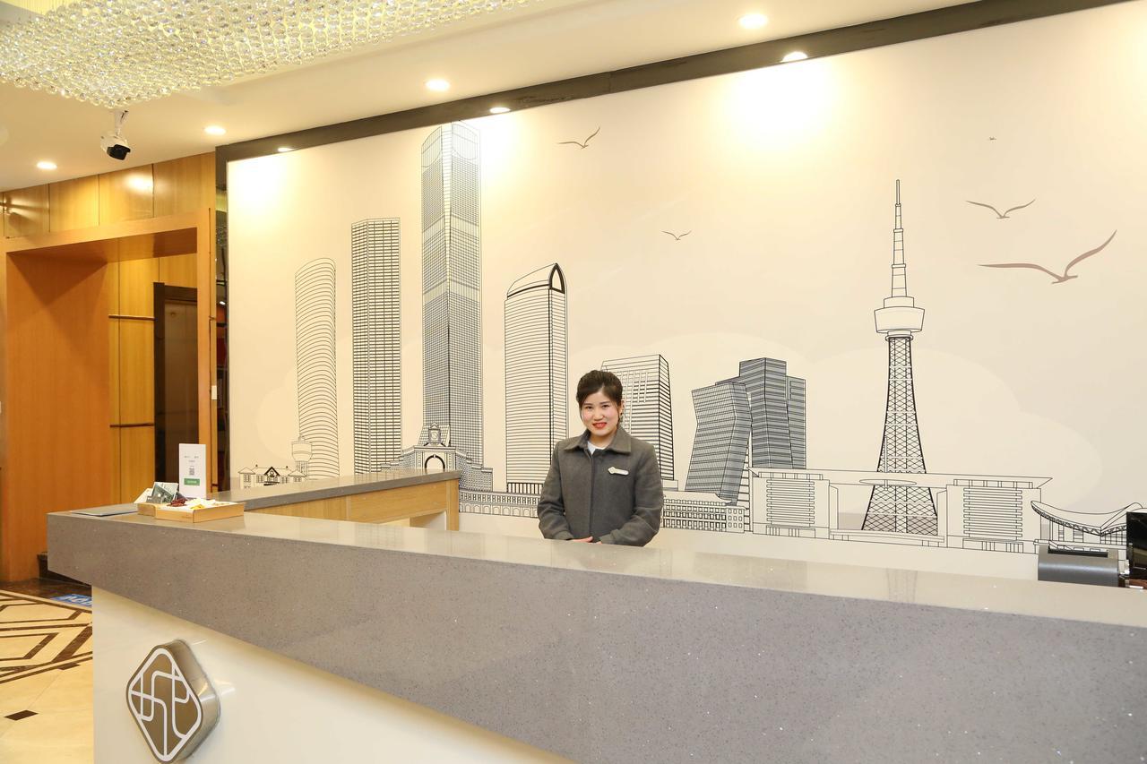Chonpines Hotel Changchun Buitenkant foto
