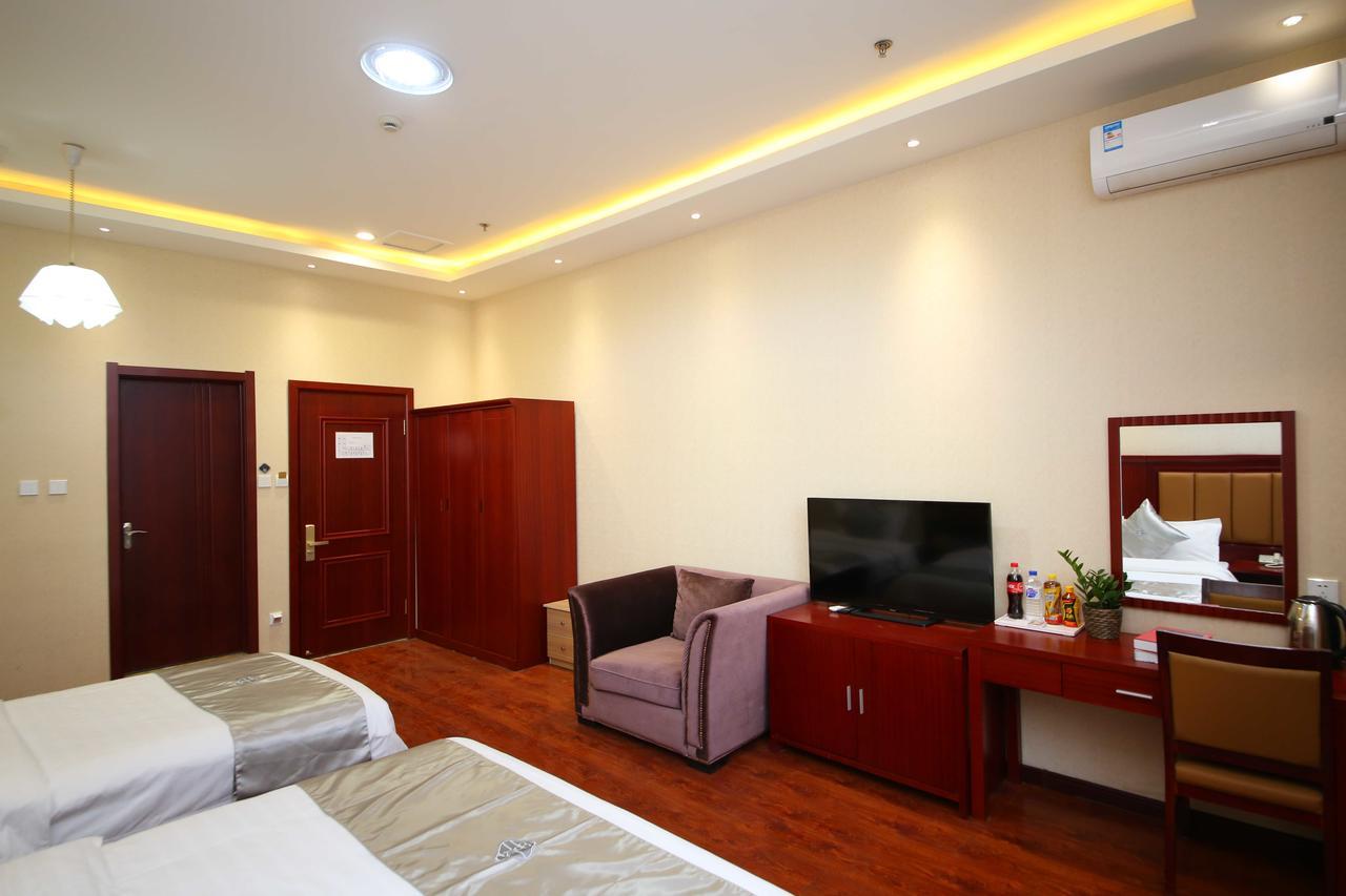 Chonpines Hotel Changchun Buitenkant foto