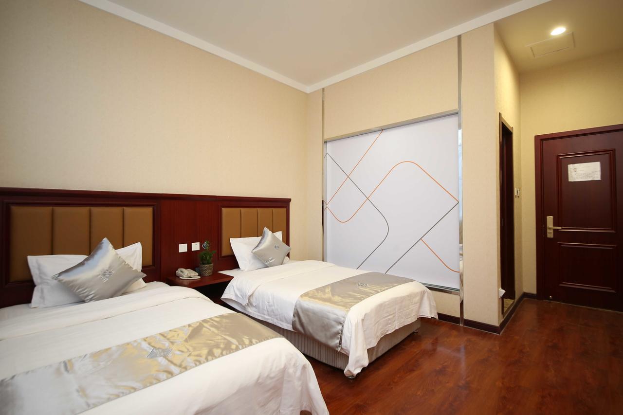Chonpines Hotel Changchun Buitenkant foto