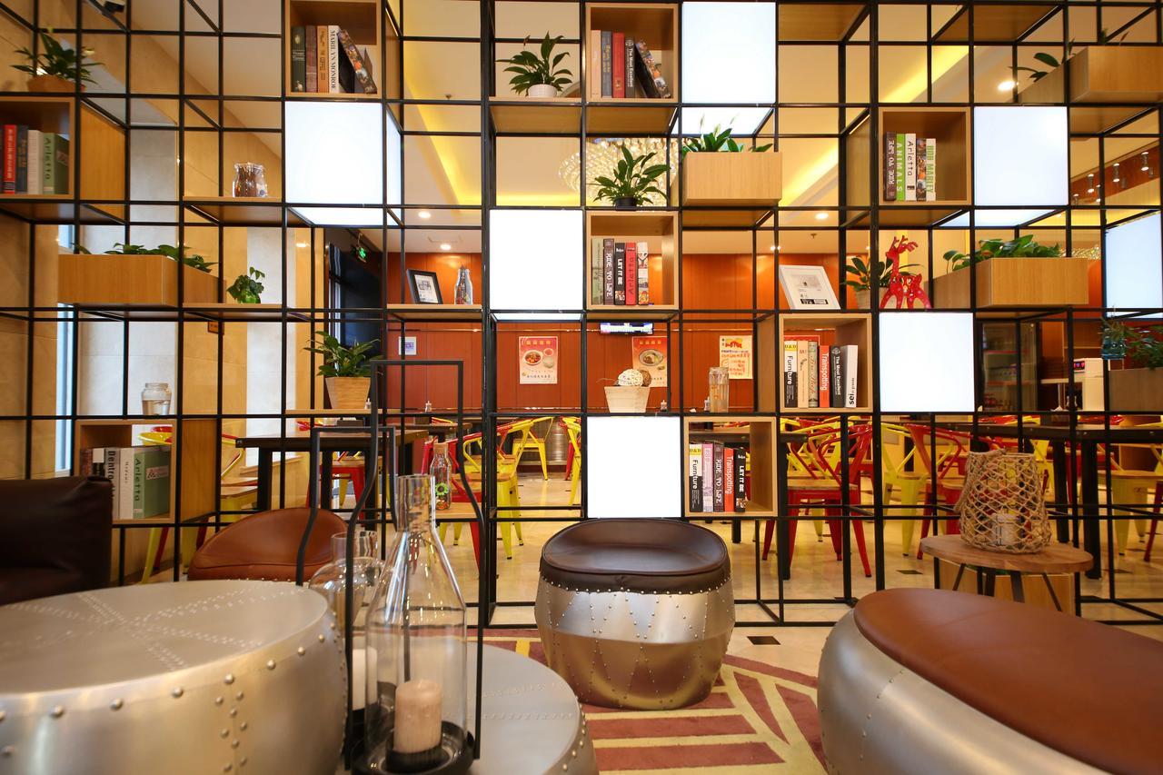 Chonpines Hotel Changchun Buitenkant foto