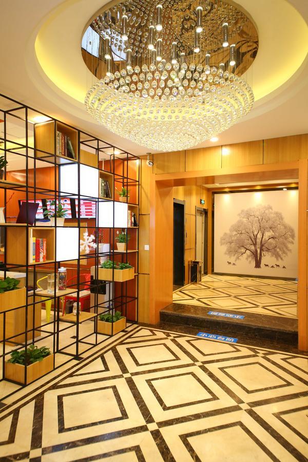 Chonpines Hotel Changchun Buitenkant foto
