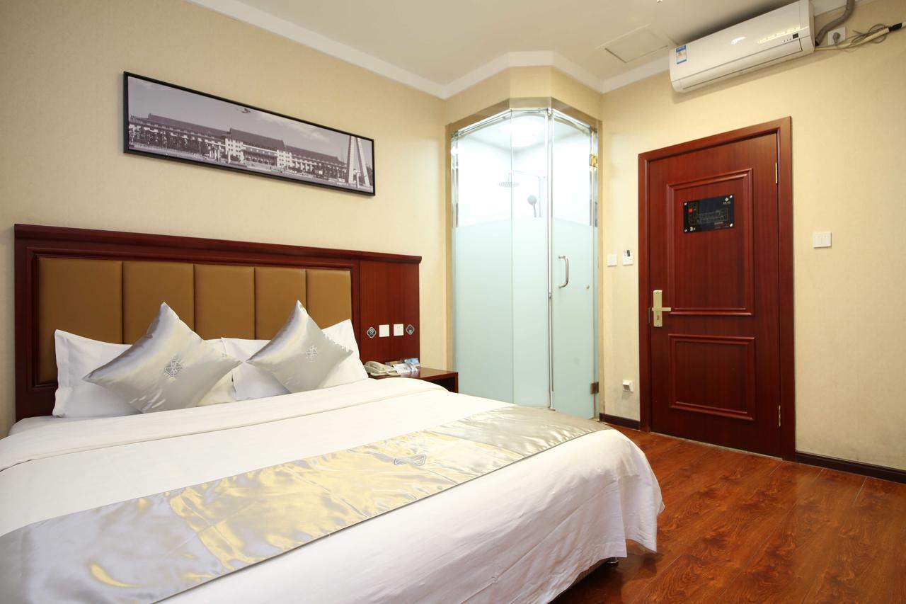 Chonpines Hotel Changchun Buitenkant foto