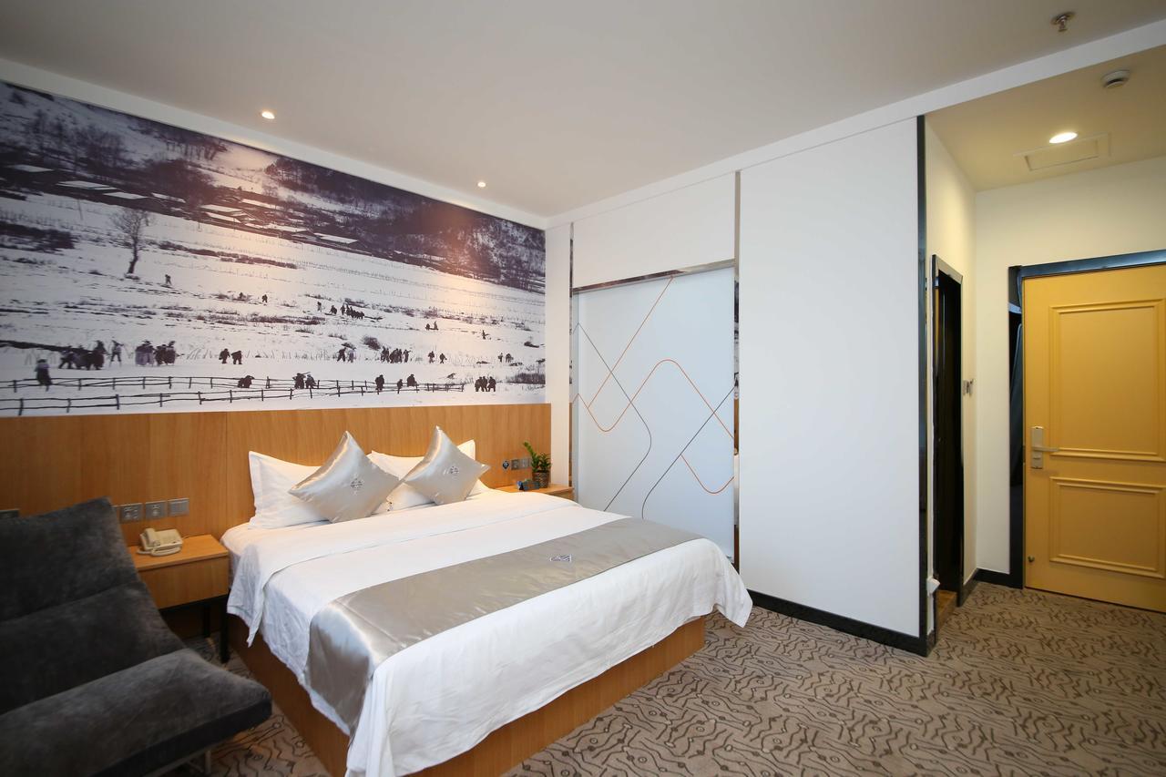 Chonpines Hotel Changchun Buitenkant foto