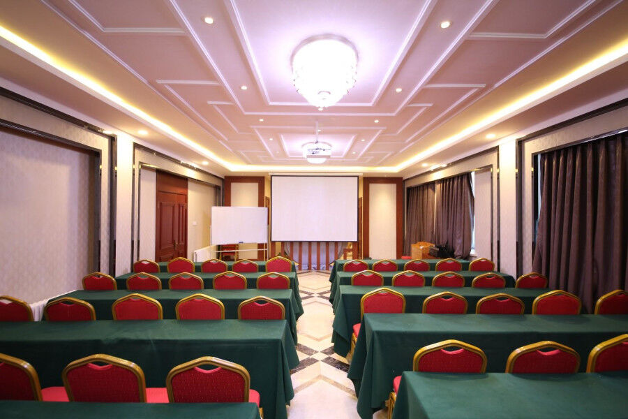 Chonpines Hotel Changchun Buitenkant foto