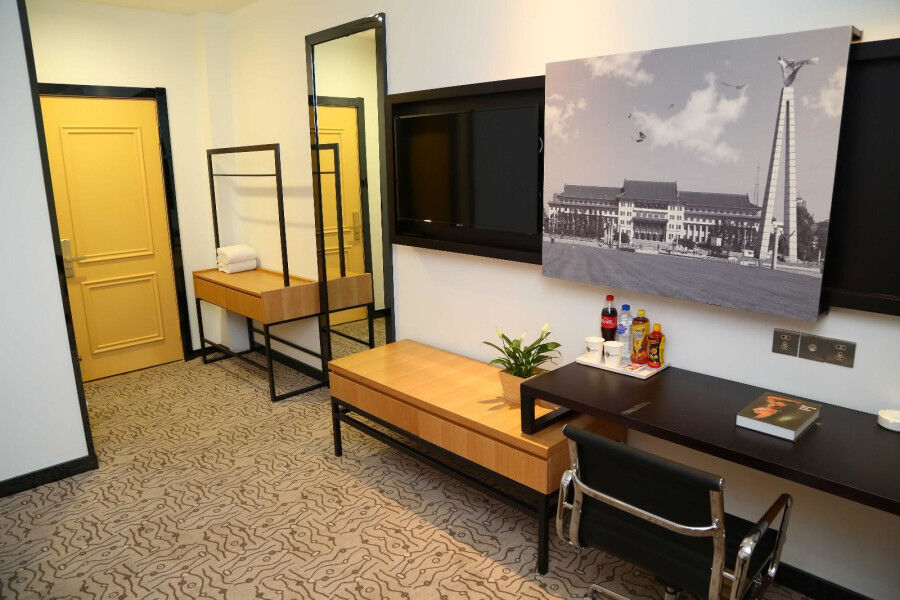 Chonpines Hotel Changchun Buitenkant foto